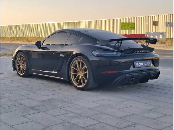 Car image 16