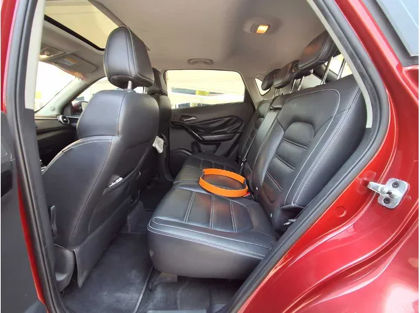 Car image 13