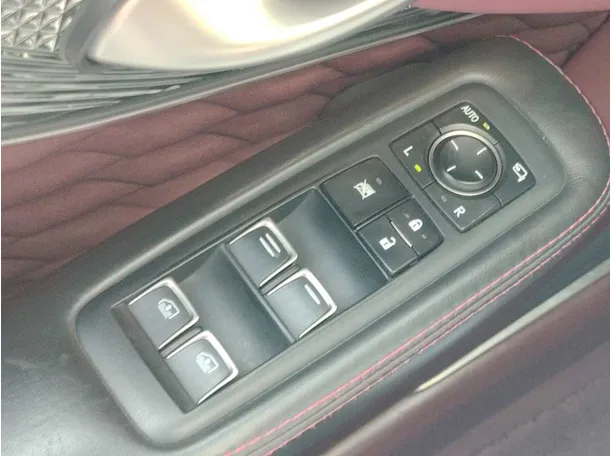 Car image 35