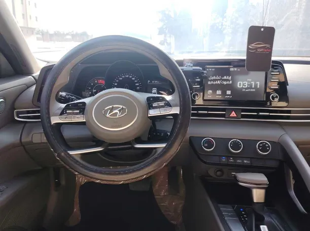 Car image 16