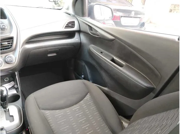 Car image 25