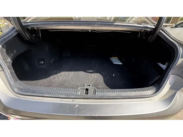 Car image 23