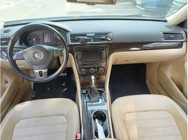 Car image 16