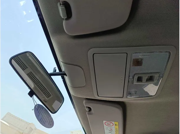 Car image 28