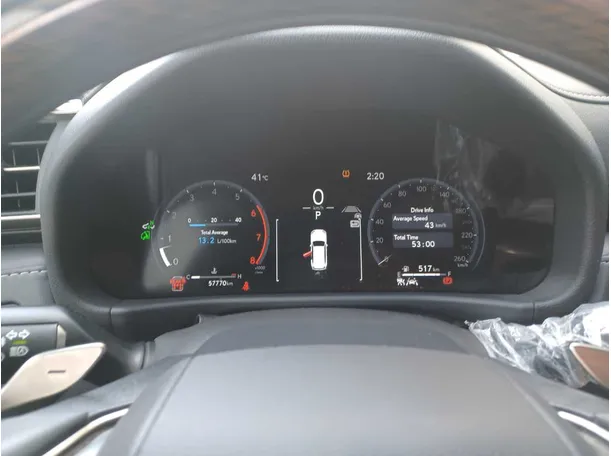 Car image 18