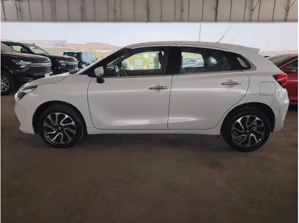 Car image 8