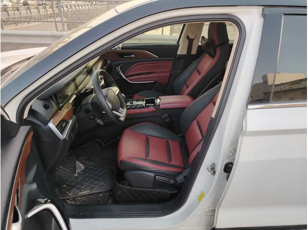 Car image 13