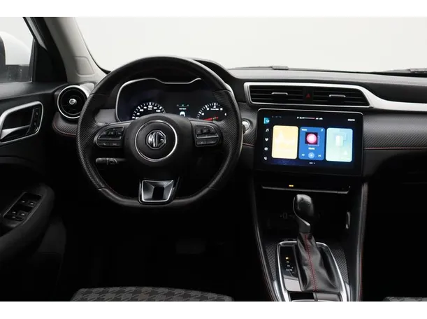 Car image 15