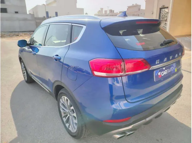Car image 6