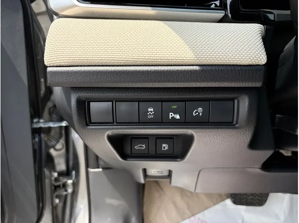 Car image 24