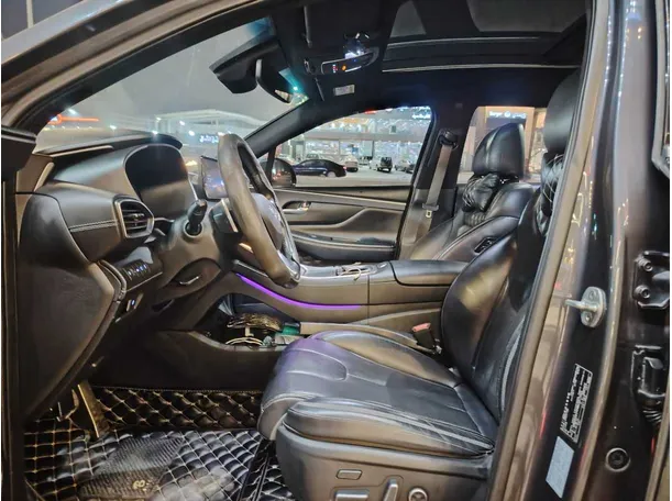 Car image 15