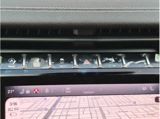 Car image 27