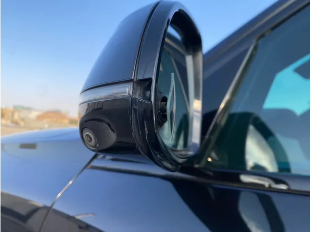 Car image 28