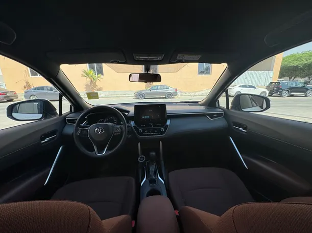 Car image 14