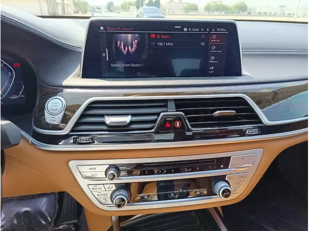 Car image 25