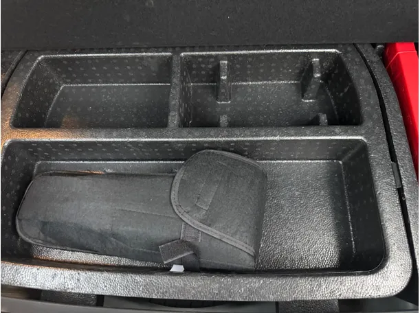 Car image 21