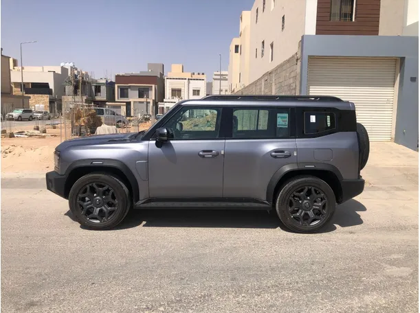 Car image 8