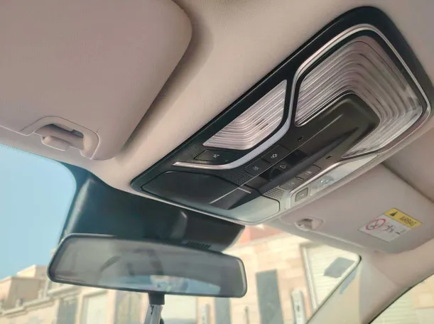 Car image 40