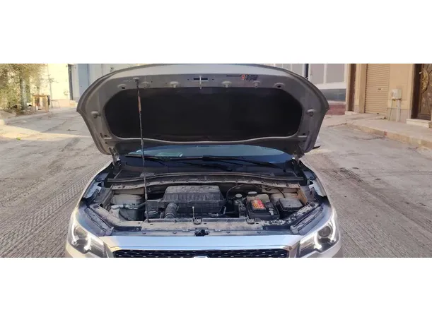Car image 30