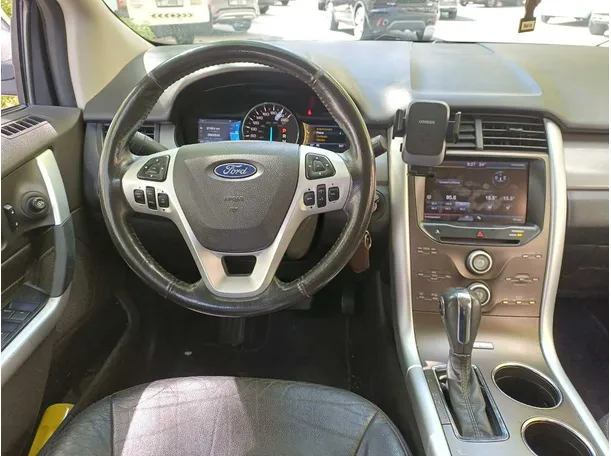 Car image 17