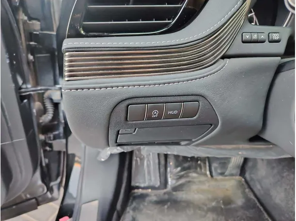 Car image 43