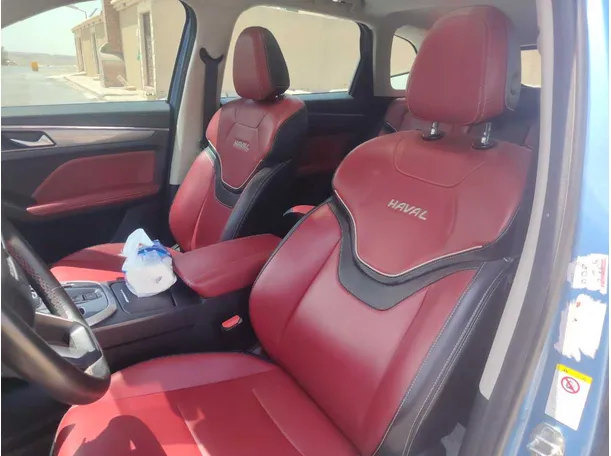 Car image 13