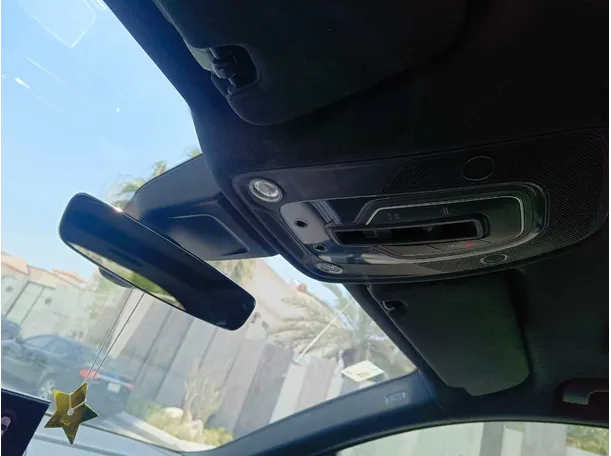 Car image 37
