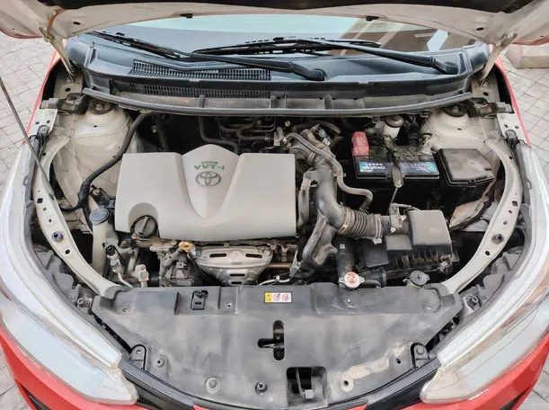 Car image 26