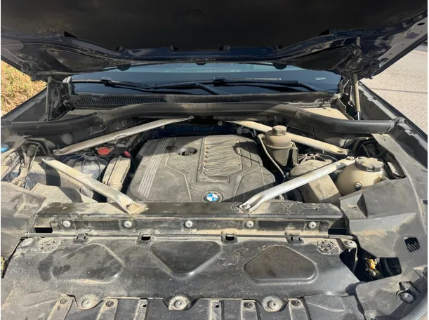 Car image 26