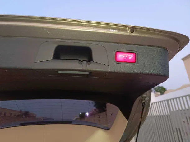Car image 32