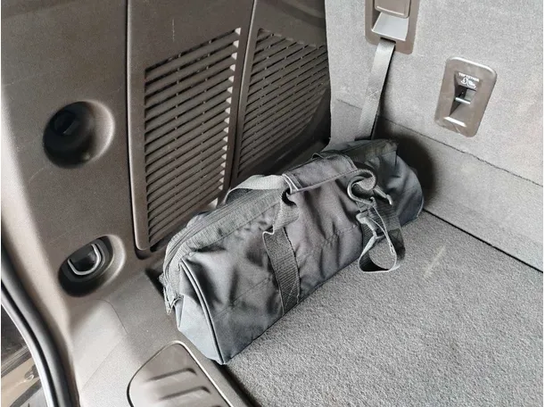 Car image 47