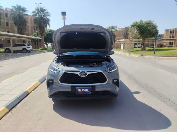 Car image 35