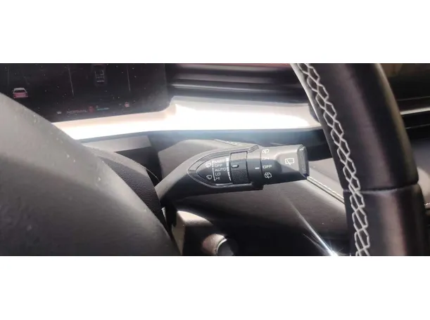 Car image 25