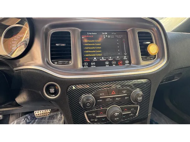 Car image 16
