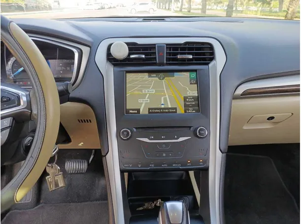 Car image 16