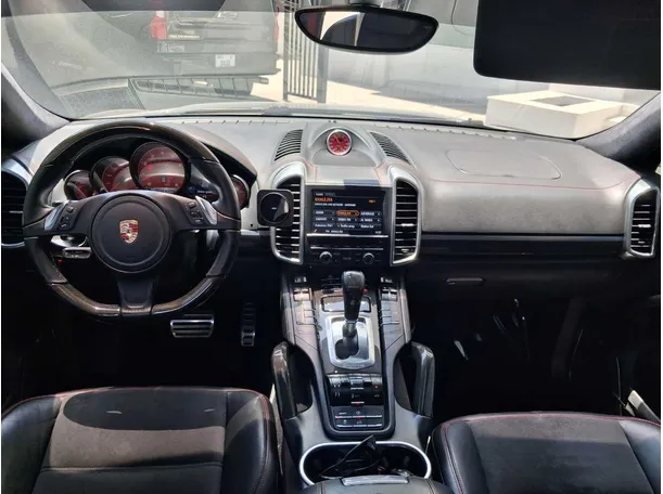 Car image 15