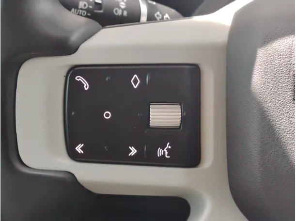 Car image 28