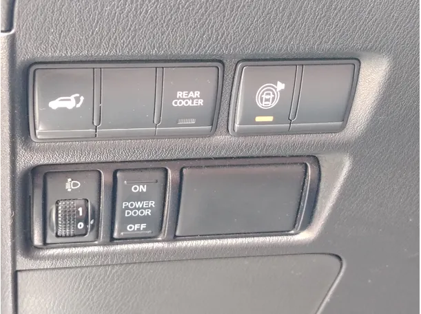 Car image 34