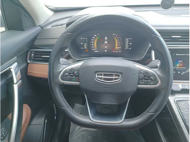Car image 16