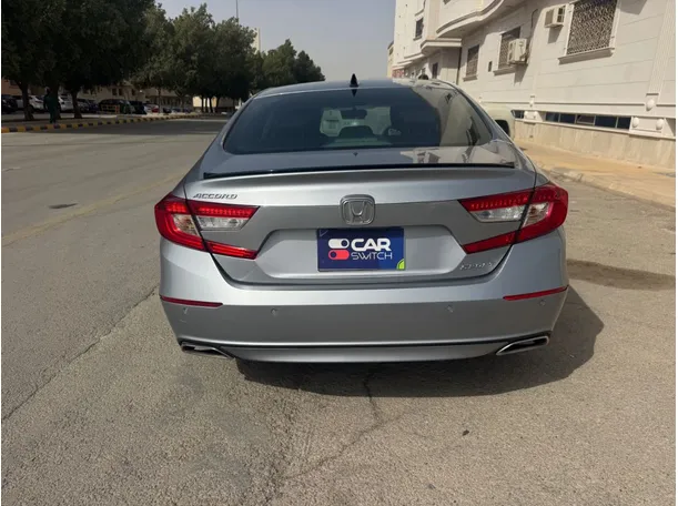 Car image 6
