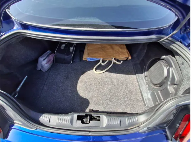 Car image 19