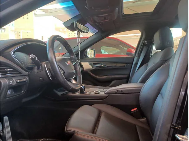 Car image 10