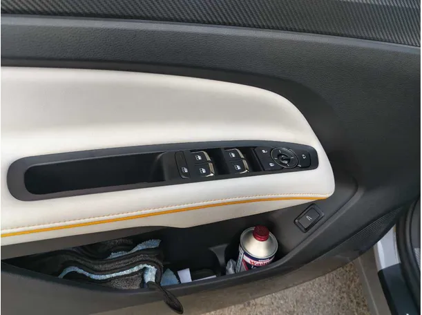 Car image 38