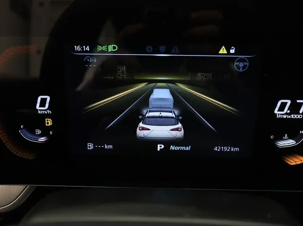 Car image 6