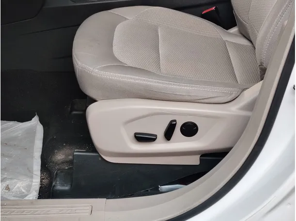 Car image 31