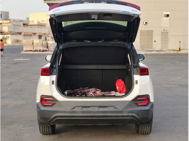 Car image 25