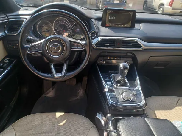 Car image 15