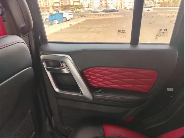 Car image 30