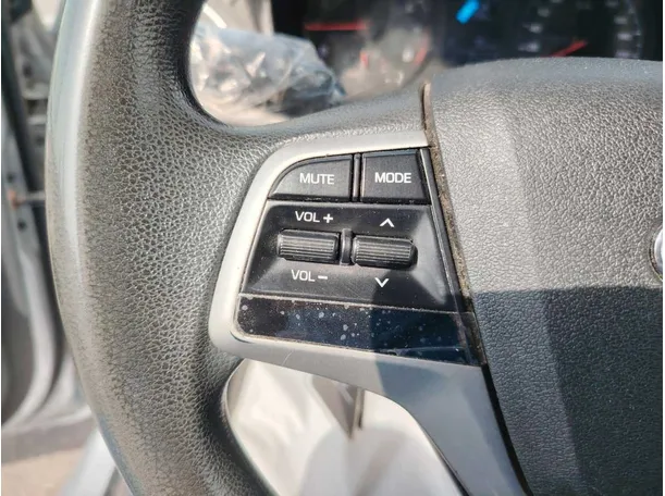 Car image 33