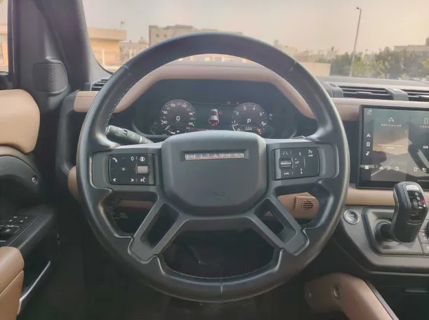 Car image 19